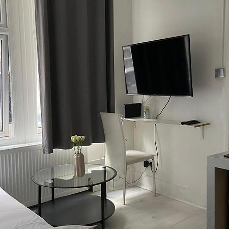 شقة Lovely Ground Floor Miles Apart لندن المظهر الخارجي الصورة